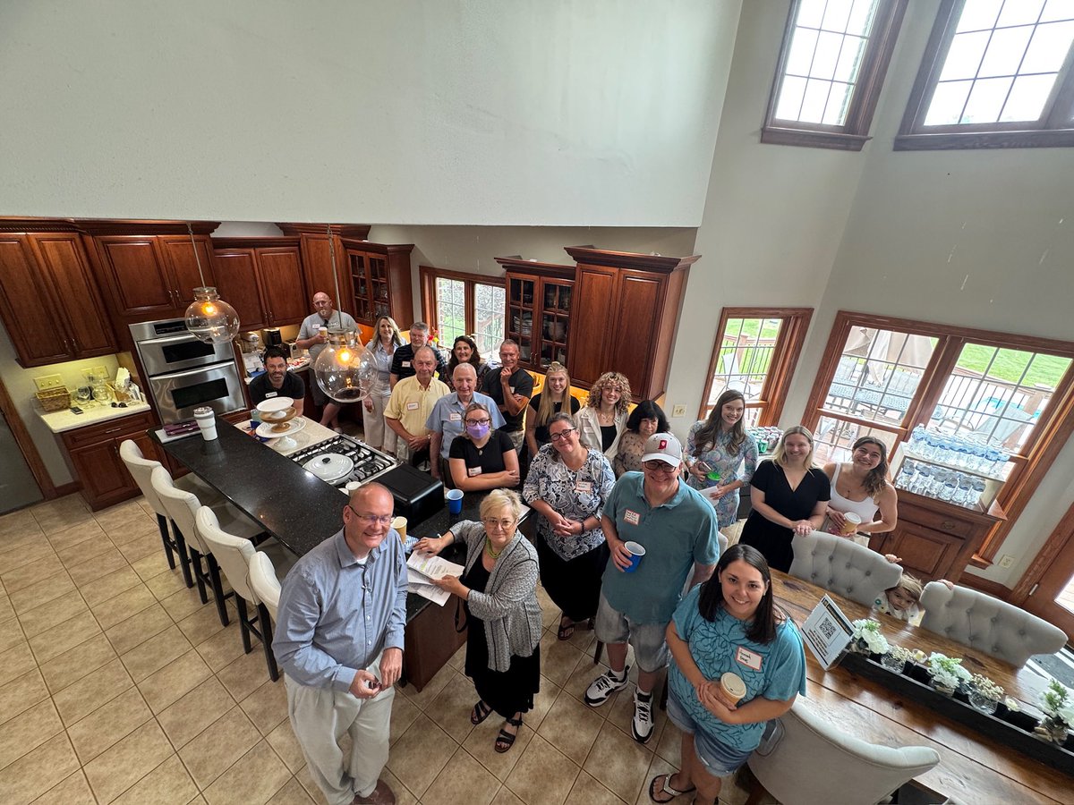 INDems's tweet image. Thanks to everyone in the 9th District who made Saturday’s Torchbearer Tour with Chair Tallian an amazing success!

Chair Tallian met with leaders and volunteers in Batesville, Lawrenceburg, Madison, Bloomington, and Bethlehem.