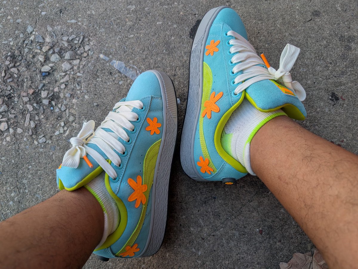 Sn3ak3r_Fr3ak3r's tweet image. These are a fUn’DS - as always thank you for sending these my way .. I’ll appreciate them with every wear they get @huddygirl73 #WDYWT Puma Suede XL x Mystery Machines #YourSneakersAreDope #KOTD #SOTD