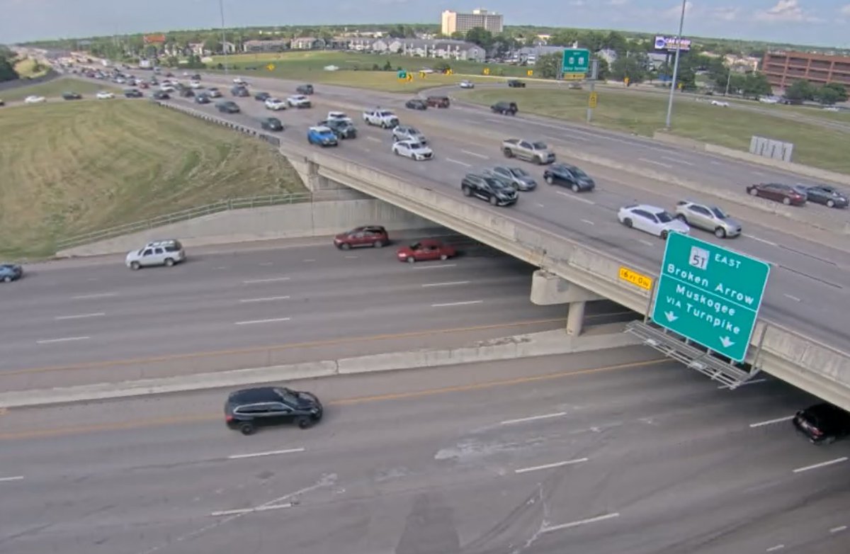 jamesaydelott's tweet image. 517pm---
Tulsa drivers:
Crash on US-169 at 51st Street, southbound direction. backup to 11th