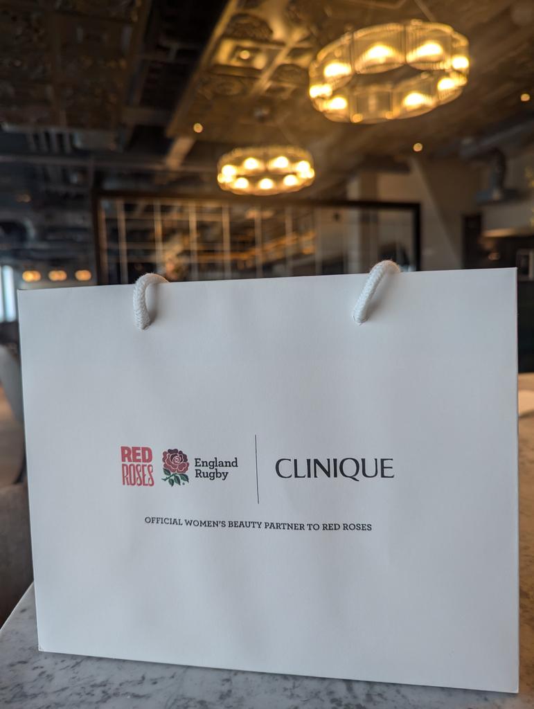 Emily Scarratt recalled today that barely anybody turned up to England women's squad announcement before their home World Cup in 2010. Fast forward 15 years - Twickenham. Ellie Kildunne swears at the top table &amp; the Red Roses have an official beauty brand in <a href="/Clinique/">Clinique</a>. Vibes ✨