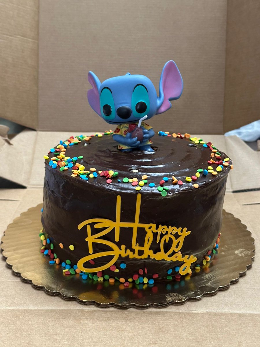 Santa_Pastelera's tweet photo. #stitch masa de chocolate y crema de semi amargo 
En Santa Pastelera los hacemos con amor 💖 😇 #cakes 
Pasteles artesanales personalizados, realiza ya tu pedido! https://t.co/eRNVv50V31