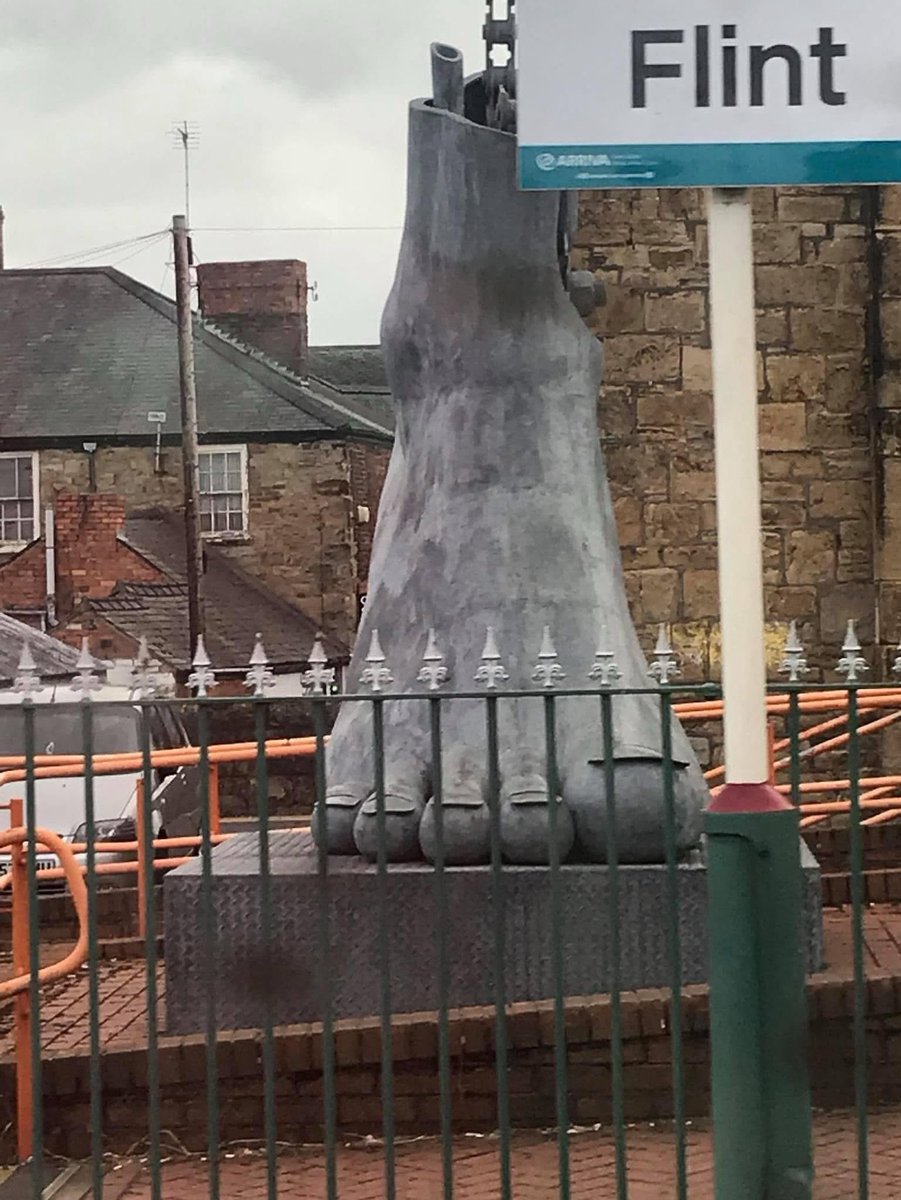 bluebox99's tweet image. There’s a massive foot at Flint! Just thought you’d like to know that 😁