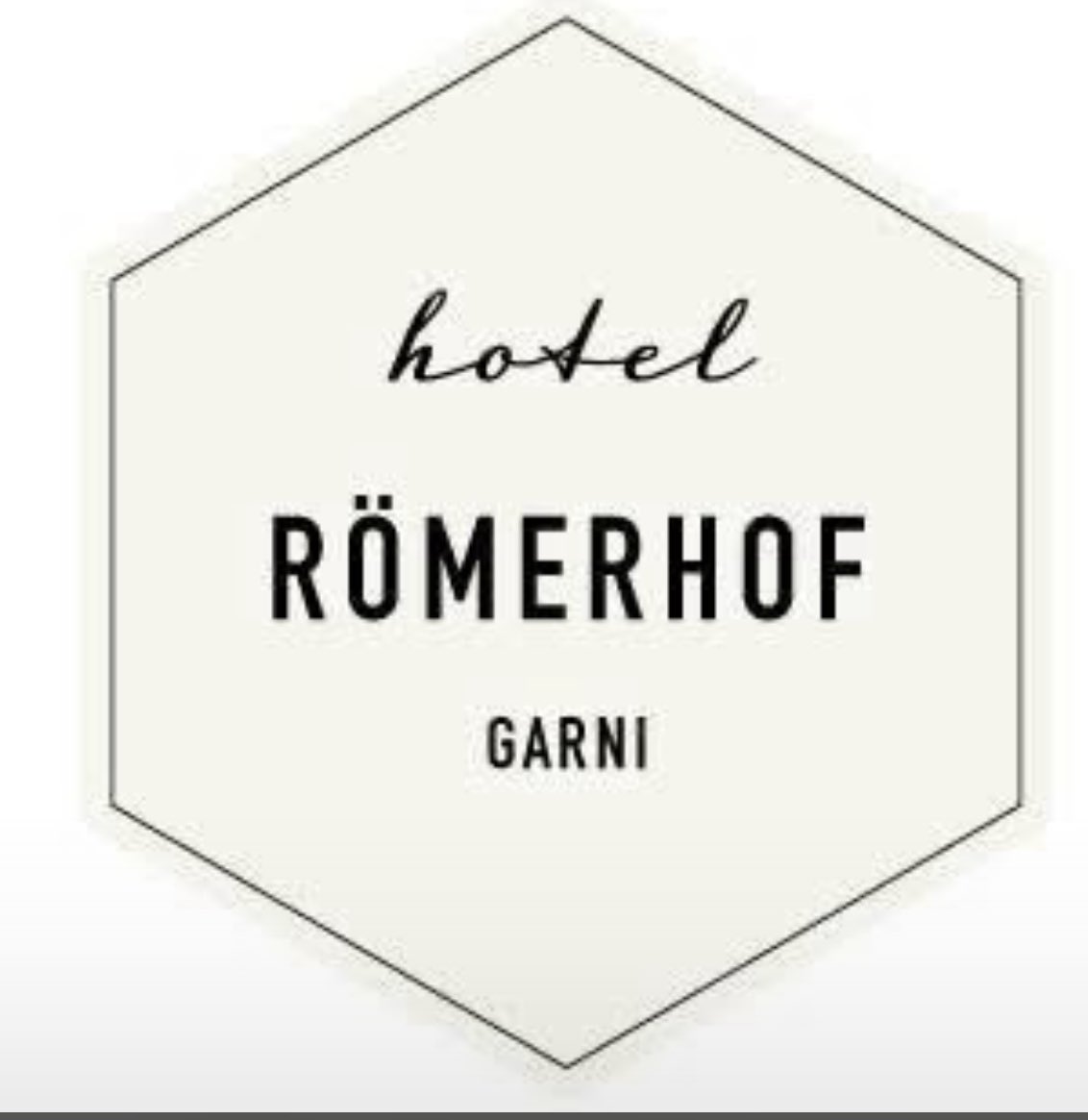 الي حاب يزور النمسا  / انسبروك / هذا اوتيل صديقتي النمساوية لورا 💖

يبعد عن المدينة ٨ كيلو ..
اقليم تيرول هو من أجمل الأقاليم في اوروبا وبالنسبة لي هو المفضل ..

booking.com/Share-aVAH8nh

#النمسا 
#Austria