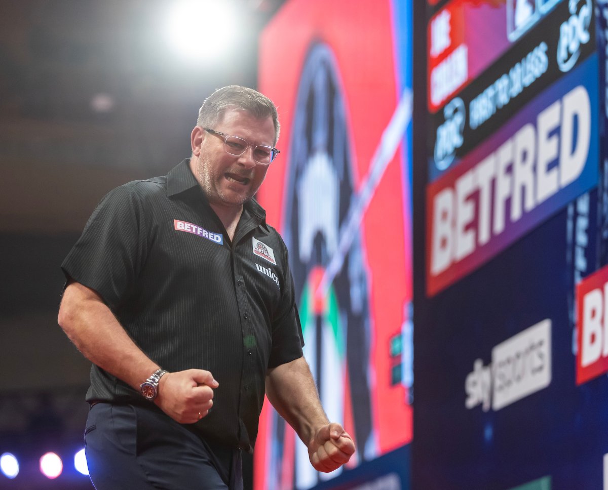DartsNow_'s tweet image. WORLD MATCHPLAY QUARTERFINAL!
The final eight of the World Matchplay gets underway tonight as four hopefuls looks to progress to the semi-finals
🇳🇱Gian van Veen v James Wade⚙️
🎯Stephen Bunting v Jonny Clayton👉🏼
It's now a race to 16 legs - who wins?
📸Taylor Lanning
