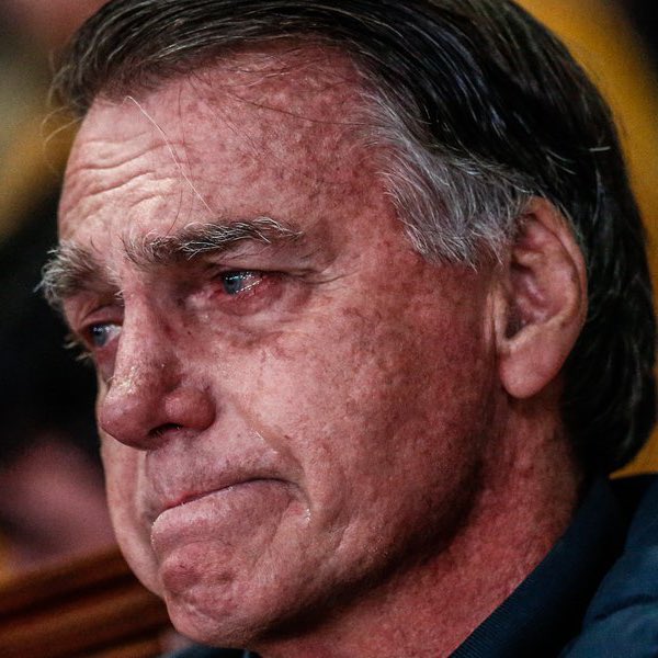 quadrosreturns's tweet image. Tentando um golpe // Deu errado
