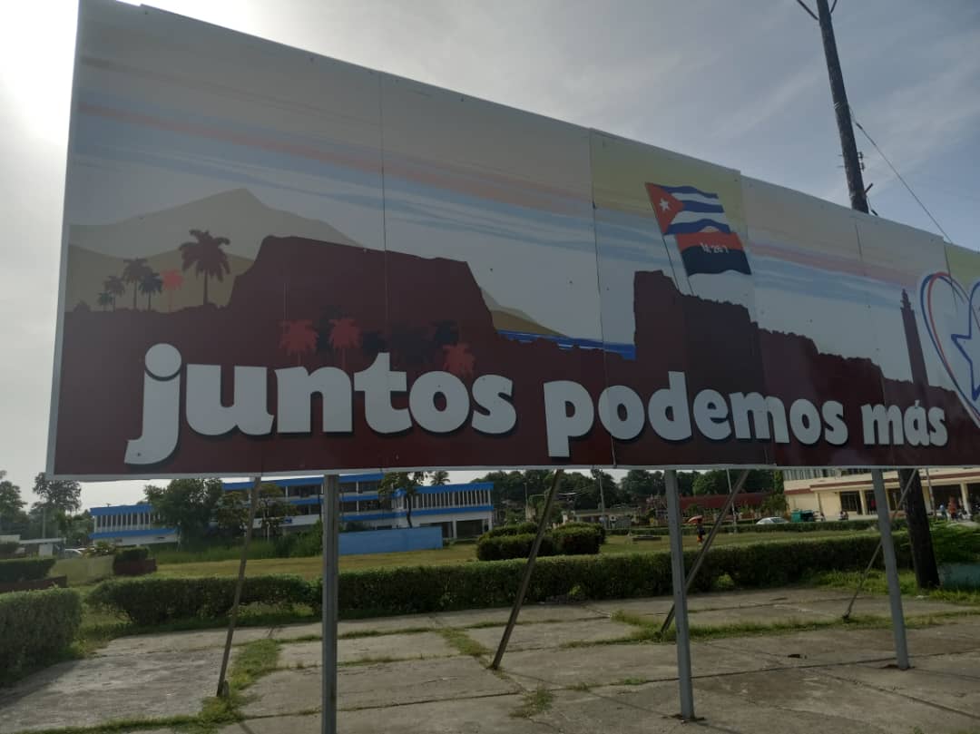 Yoel Perez Garcia (@yoeaberob1) on Twitter photo La preparación de nuestros cuadros es vital en los momentos actuales. Con muchos éxitos realizamos la graduación del 47 entrenamiento de las reservas de cuadros del <a href="/PartidoPCC/">Partido Comunista de Cuba</a>, la UJC y las organizaciones de masas en nuestro #Guantánamo
#MiMoncadaGuantanamero
<a href="/DiazCanelB/">Miguel Díaz-Canel Bermúdez</a> La preparación de nuestros cuadros es vital en los momentos actuales. Con muchos éxitos realizamos la graduación del 47 entrenamiento de las reservas de cuadros del <a href="/PartidoPCC/">Partido Comunista de Cuba</a>, la UJC y las organizaciones de masas en nuestro #Guantánamo
#MiMoncadaGuantanamero
<a href="/DiazCanelB/">Miguel Díaz-Canel Bermúdez</a>