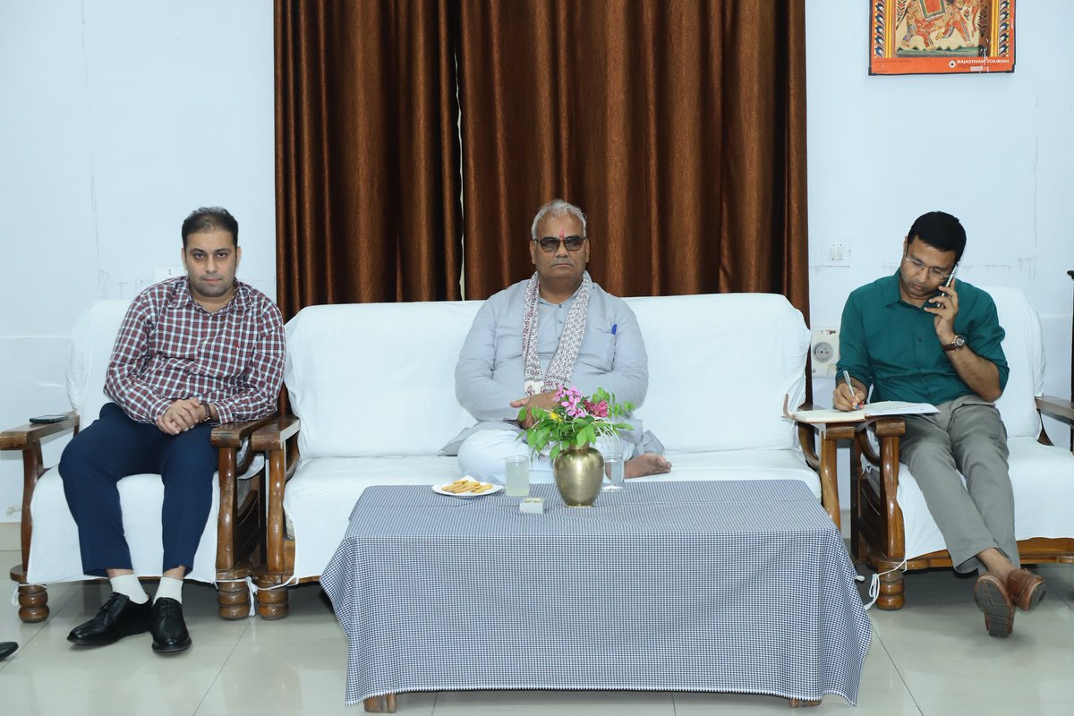 madandilawar's tweet image. माननीय मुख्यमंत्री जी के निर्देशानुसार आगामी 27 जुलाई 2025 को हरियाली तीज के पावन अवसर पर होने वाले वृक्षारोपण की तैयारियों को लेकर जिला प्रशासन कोटा की समीक्षा बैठक की अध्यक्षता कर तैयारियों का जायजा लिया तथा राज्य सरकार योजनाओं के क्रियान्वयन की समीक्षा की। बैठक में कोटा…