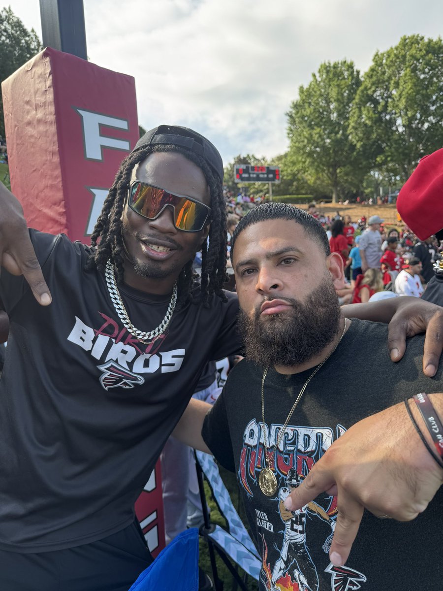 MR_ATLAG's tweet image. Oh yea……WE BACK🔥@biglowkuntry @YuriyATL @MARIOGA12000 @RIFalcons @BossmanGotti93 #DirtyBirds #nfltrainingcamp #NFL @AtlantaFalcons