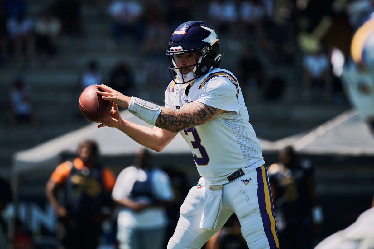 ViennaVikings's tweet photo. 20 Games. 75 Touchdowns. Thatβs our Franchise QB. That is #BenVP. ππ€
#PurpleReign #ViennaVikings #QB1 | @benholmes1006
πΈ a.bertrand | @ELF_Official https://t.co/W9iIk5wPnn