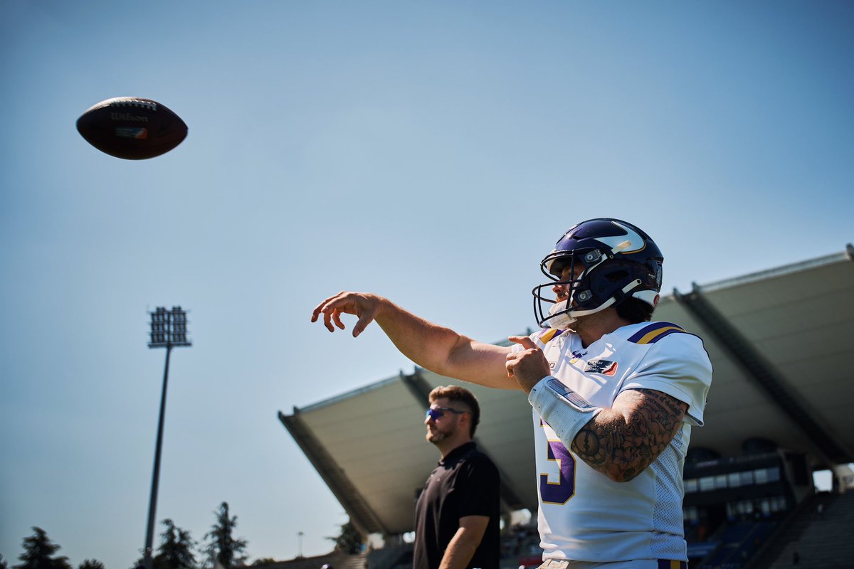 ViennaVikings's tweet photo. 20 Games. 75 Touchdowns. Thatβs our Franchise QB. That is #BenVP. ππ€
#PurpleReign #ViennaVikings #QB1 | @benholmes1006
πΈ a.bertrand | @ELF_Official https://t.co/W9iIk5wPnn