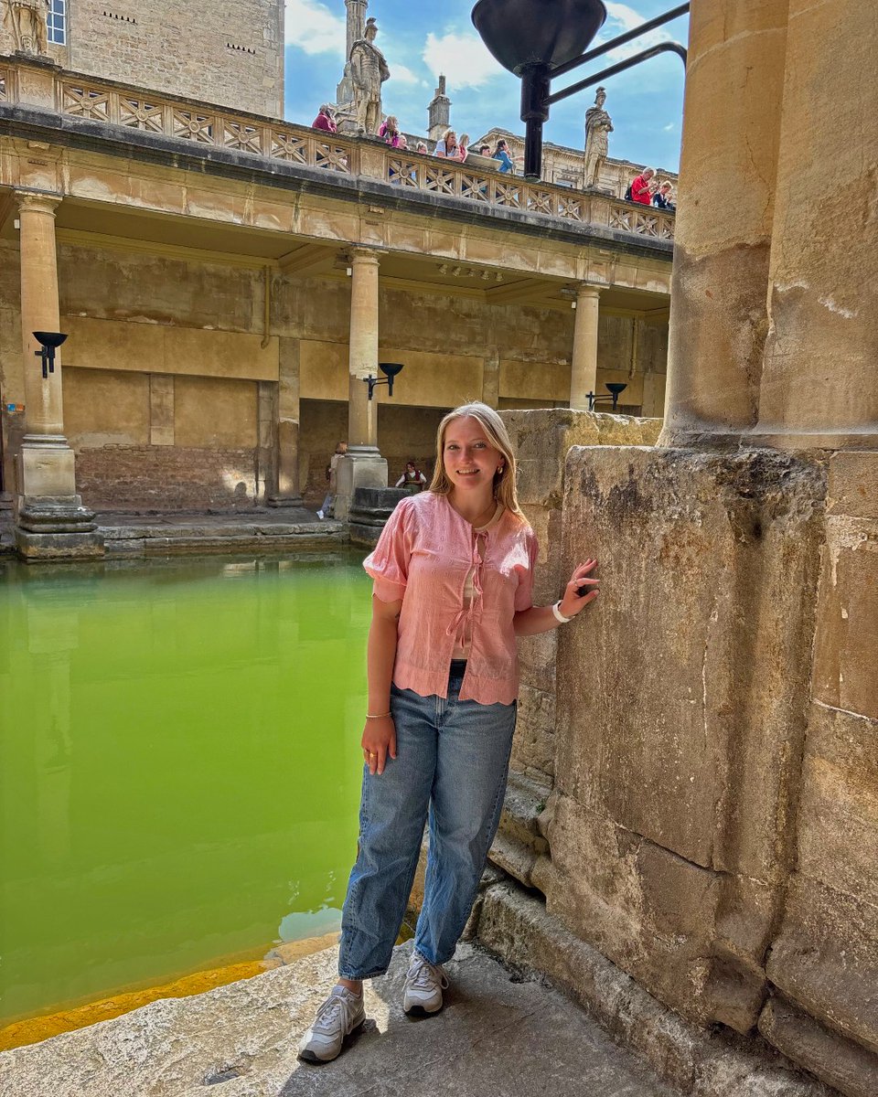 OSUGlobal's tweet image. “Studying abroad in London showed me that when I get the courage to step out of my comfort zone, I am capable of accomplishing anything I set my mind to,” said Ellie Keehn on the Literature and Culture of London program 🏴
#BuckeyesAbroad @OSUEnglish
bit.ly/3H4vseZ
