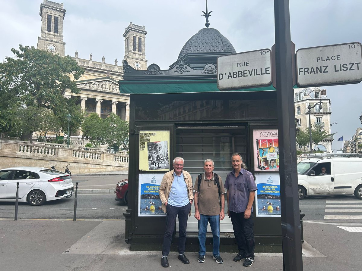ACORDEBARD's tweet image. 🔑 Jour J : remise des clés du kiosque de la place Franz Liszt aux benevoles de l’association @QuartierPartage pour faciliter l’organisation de leurs petits-déjeuners solidaires.