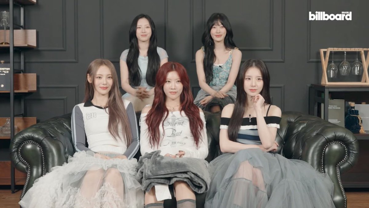 loonapubli's tweet image. Música favorita entre as três que elas ouviram no vídeo da Billboard Brasil:
HeeJin: Liniker - TUDO
Haseul: Liniker - TUDO
Kim Lip: Gloria Groove - Linguagem do Amor
JinSoul: Gloria Groove - Linguagem do Amor
Choerry: Carol Biazin - Dilemas da vida moderna
#ARTMS