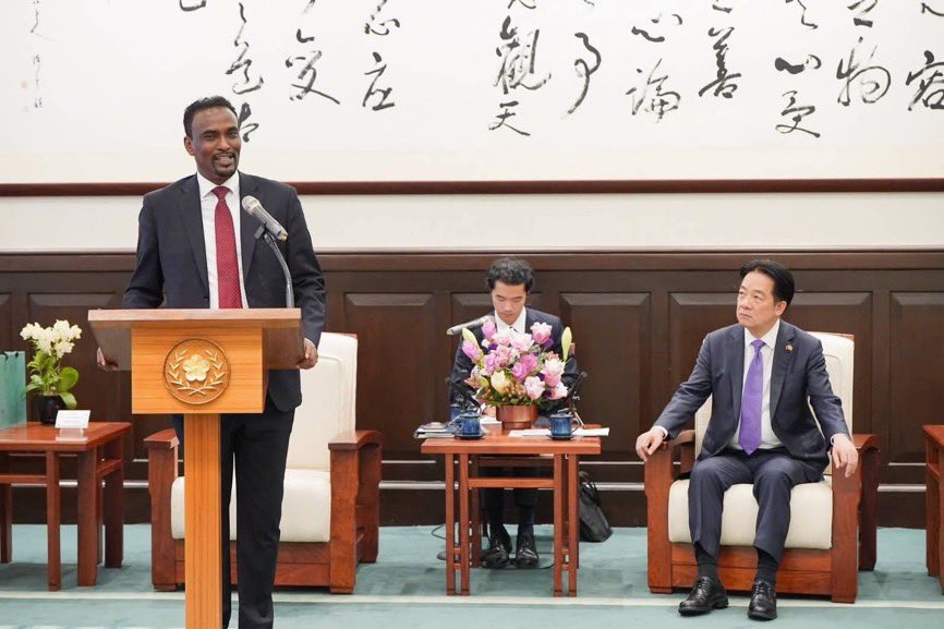 FuadCabdi's tweet image. 🌍 Iskaashiga Badda ee Taiwan iyo Somaliland: Fursad Istiraatiiji ah
Kadib heshiiska iskaashi ee dhinaca badda ee u dhexeeya Taiwan iyo Somaliland, labada dal waxay ka faa’iidi karaan aragti wadaag ah oo ku saabsan ammaanka, deegaanka, iyo horumarka. Waa kuwan meelaha Taiwan ka…