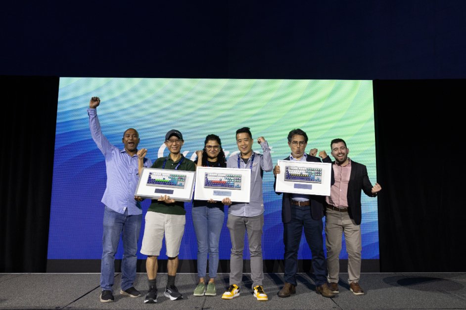 confluentinc's tweet image. 🏆 Nominations are OPEN for the 2025 Data Streaming Awards!
We’re recognizing teams using data streaming to drive real-world impact.
Open to all data streaming technologies.
Submit your nominations by August 17 here ➡️
cnfl.io/4o4W28z