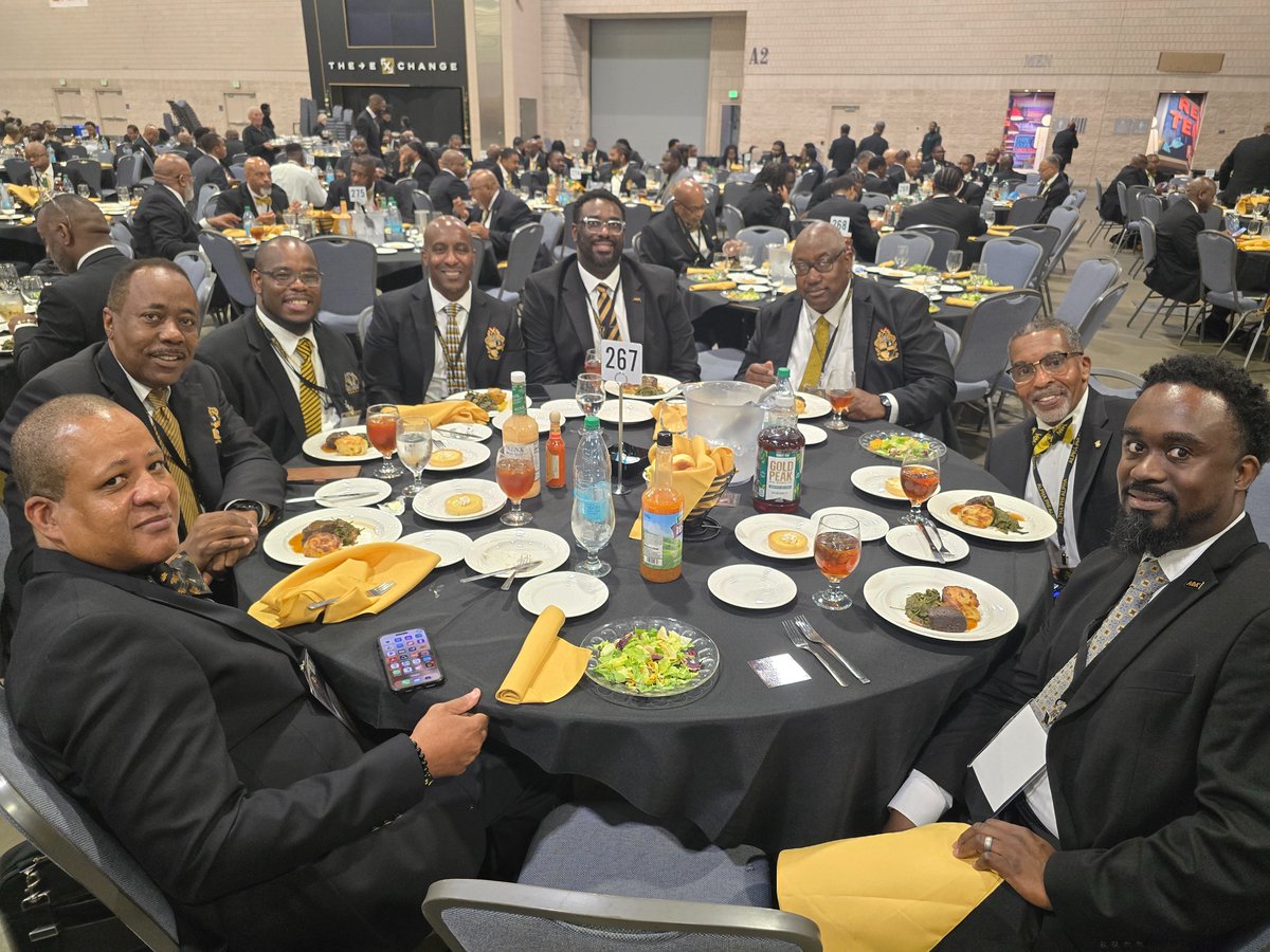 ZUL1906's tweet image. The Brothers of Zeta Upsilon Lambda Chapter had an incredible time at the 98th General Convention in Philadelphia! #alphaphialphafraternityinc #zul1906 #vacapaf #alphaeast