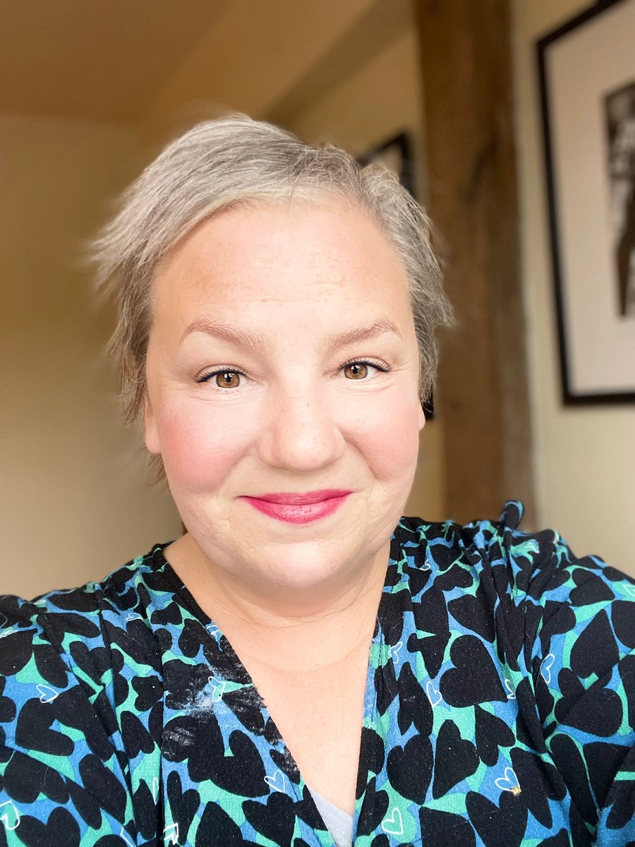 I’ve managed to pick up another infection, and it’s left me completely wiped out - no energy for wigs or prosthetics today.

So I’m rocking a combover–mullet combo. Honestly, that’s kind of an achievement. 😁