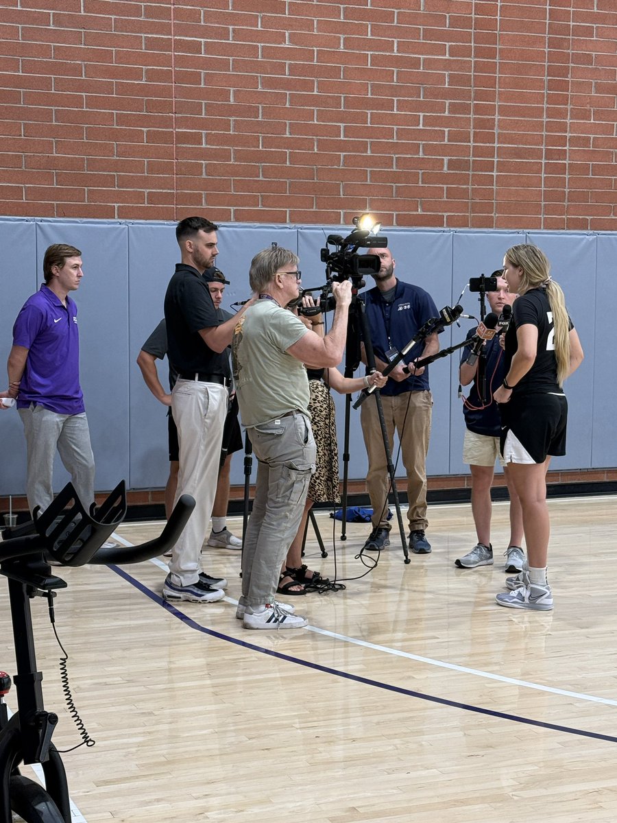 hauser_josh12's tweet image. Thanks to PHX media for checking in on @GCU_WBB and @GCU_MBB summer workouts this morning. ☀️🏀
