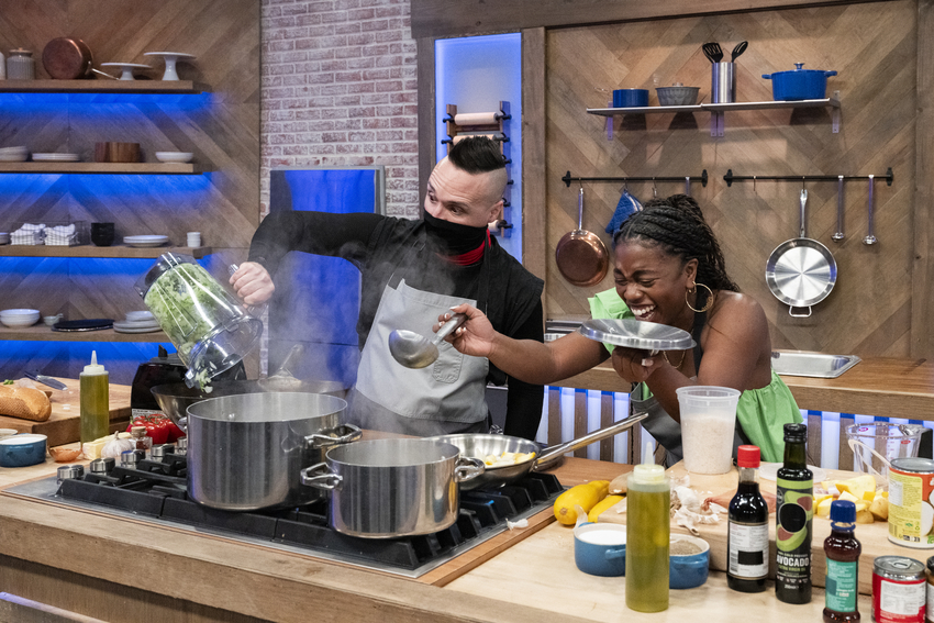 FoodNetwork's tweet image. There’s a new batch of recruits in the #WorstCooks kitchen! 🚨 These professional performers are used to stealing the spotlight, but in the kitchen, they're dishing out disasters 🫣
Can Anne Burrell and new mentor @GabeBertaccini turn a talented bunch of culinary train wrecks…