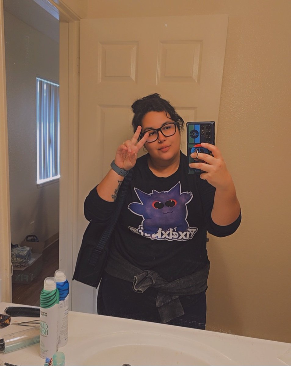 TheHelloSweetie's tweet image. Shoutout to @PixelxKittentv for the airport fit while I travel to texas 🤠 come on this journey with me and the fam 😘