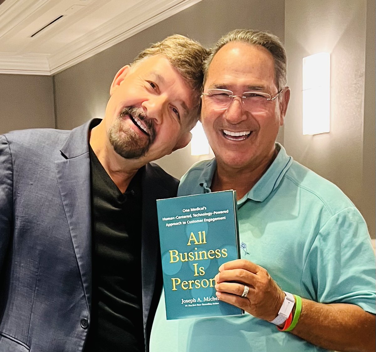 HowardPartridge's tweet photo. Another phenomenal start to our day with #1 NYT Best-Selling Author and International Branding Expert, Dr. Joseph Michelli. An amazing session sharing how to stand out and scale in today's world! https://t.co/PfbhUub31m