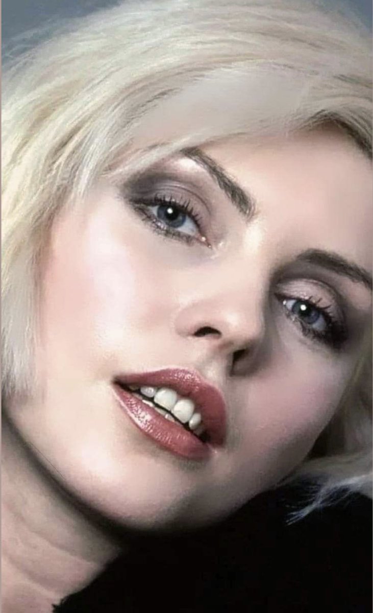 richie_poco's tweet image. Love this pic … Debbie Harry💘
📸 by Anthony Barboza
#Blondie
#DebbieHarry