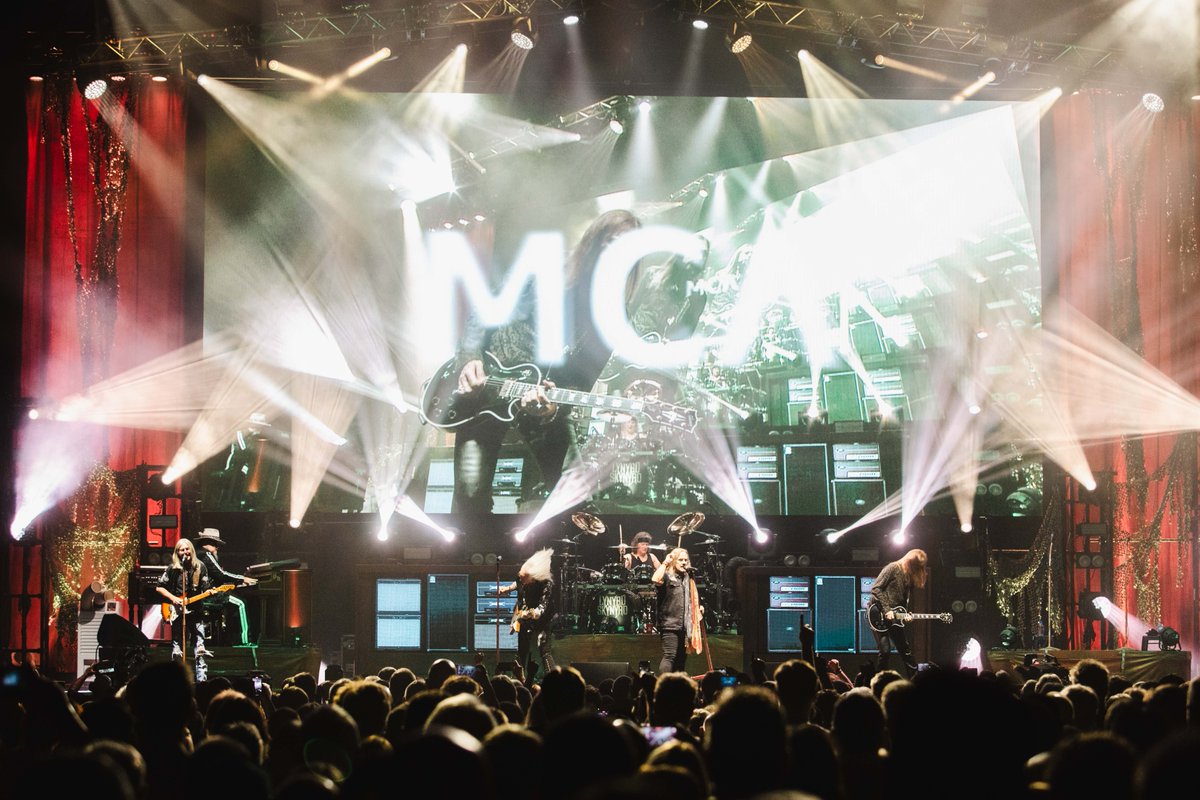 OVOArena's tweet image. What a fun night it was, thank you @Skynyrd for joining us at @OVOArena Wembley! πΈ
Photos: John Williams
#lynyrdskynyrd #ovoarenawembley #rockandroll