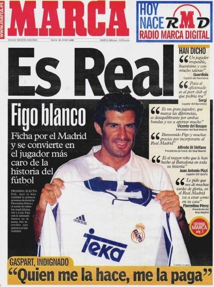 Rancoma_'s tweet image. 25 años del fichaje de Luis Figo por el Real Madrid. Culebrón de unas semanas que se vivieron con morbo e incredulidad. Muchos no nos lo llegamos a creer hasta el mismo momento en el que vimos al portugués posando con la camiseta blanca.
📸 Portada del diario Marca.
