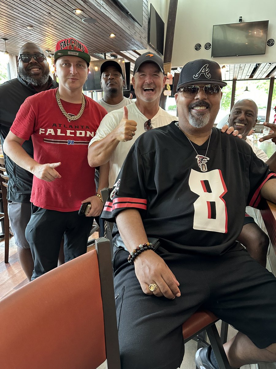 MikeConti929's tweet image. Our crew survived the “Power Outage of 2025” and we have a great crowd here at the Taj MaHooters (Hooters Mall of Georgia) wrapping up Day One of camp. Join us until 6:00pm!