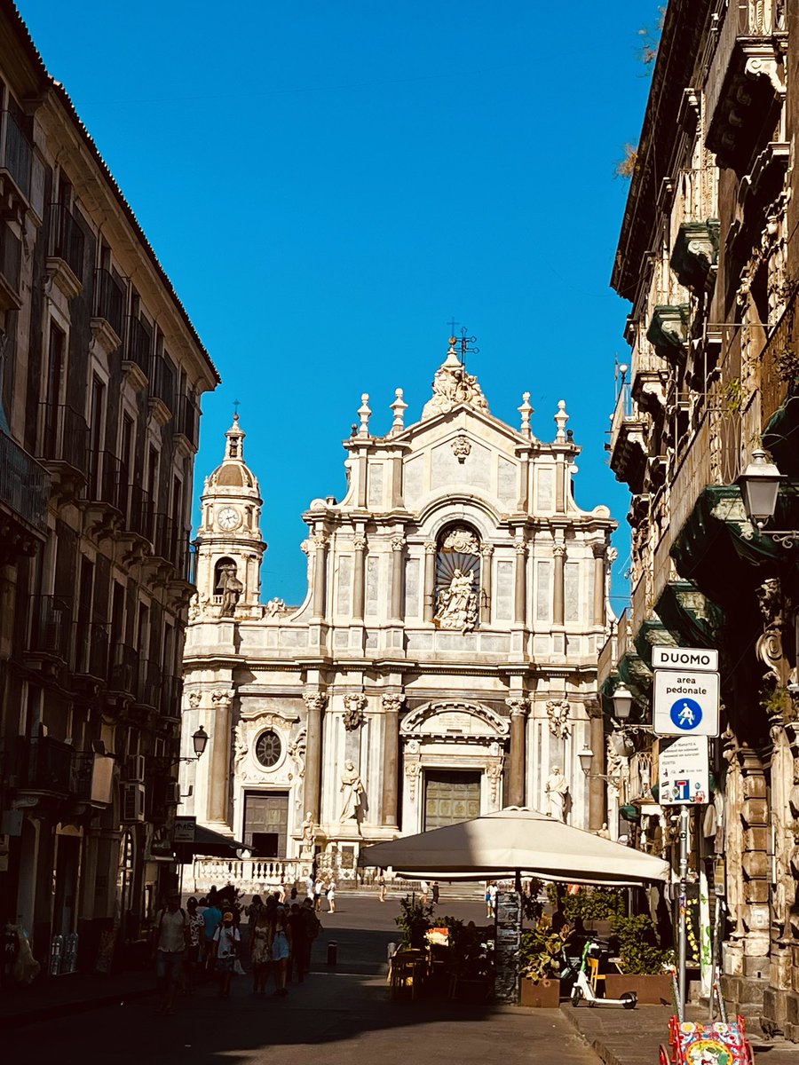 Rimmesfk's tweet image. #Catania, Sicily! Really loving our little Italian summer tourโค๏ธ Adventures with my people are my favourite, good food, good people, good laughs, making memories one passport stamp at a time.
