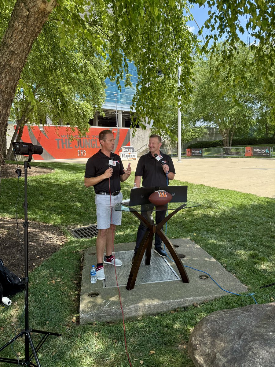 HolgateRegan's tweet image. Our #Bengals training camp special is off to a HOT start!
Join us LIVE now on @FOX19.