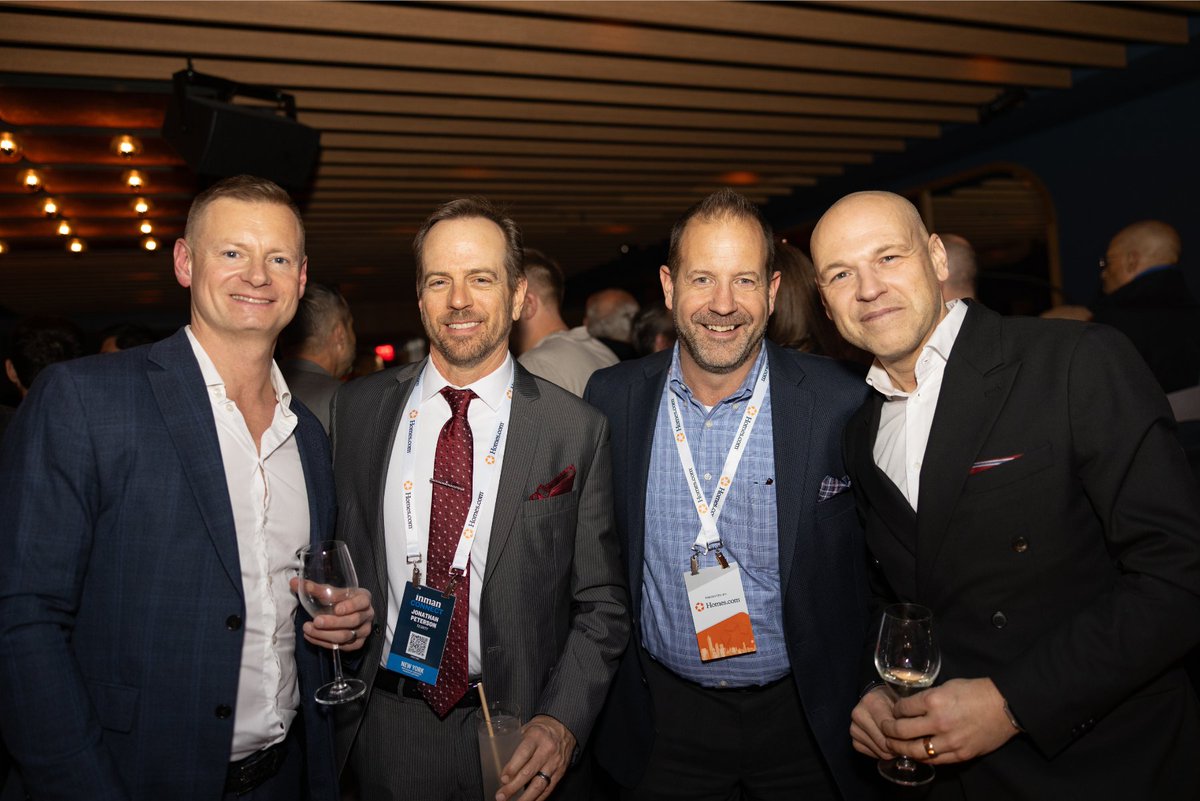 t3sixty's tweet image. Less than 1️⃣ week away from Inman Connect San Diego!🌴 Who will we see there?

#ThrowbackThursday to an unforgettable social at #ICNY with our amazing team and friends🏙️ We can't wait to make new connections and catch up with all of you again! 

📸: AJ Canaria Creative Services