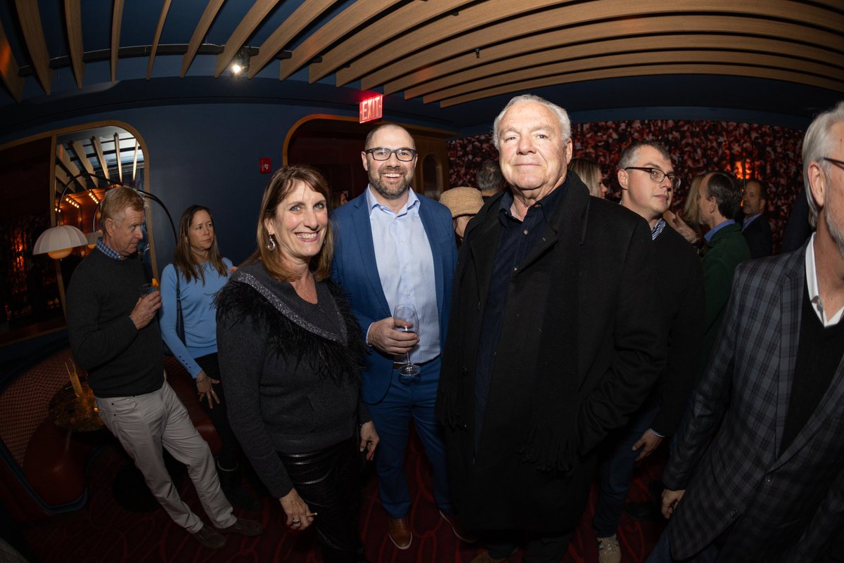t3sixty's tweet image. Less than 1️⃣ week away from Inman Connect San Diego!🌴 Who will we see there?

#ThrowbackThursday to an unforgettable social at #ICNY with our amazing team and friends🏙️ We can't wait to make new connections and catch up with all of you again! 

📸: AJ Canaria Creative Services