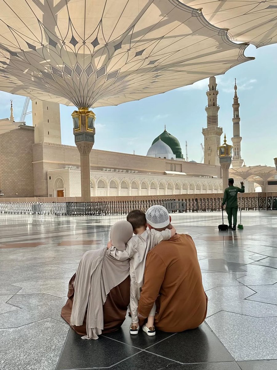 ShimaaAhmed1311's tweet image. ﴿وَالَّذينَ يَقولونَ رَبَّنا هَب لَنا مِن أَزواجِنا وَذُرِّيّاتِنا قُرَّةَ أَعيُنٍ وَاجعَلنا لِلمُتَّقينَ إِمامًا﴾.