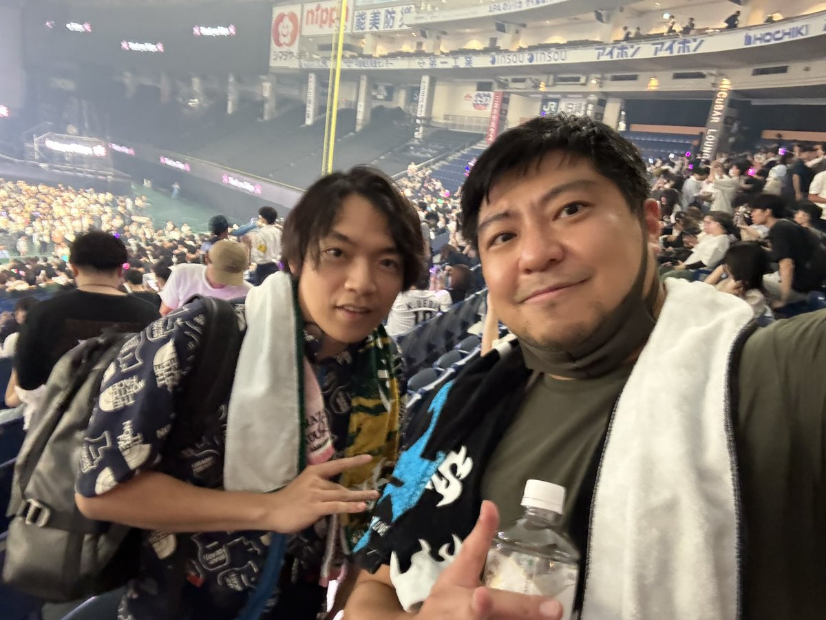 最高なんてもんじゃない…もはや至高だよ……どれだけ毎回越えて来るのよ…ねぇ…伊沢さん…伊沢さ…ん？…って！！膝の手術後間もない筈なのに何故か周りを見渡しても一番飛び跳ねて声出してるううううぅ！！！

最高だぜぇ…🥹🌸✨

#櫻坂46_5thTOUR