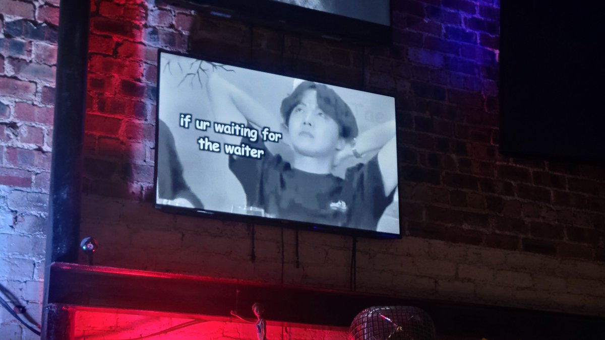_hobicores's tweet photo. Idk what's going on with twt but it keeps eating the colors on the video. I'll post it on tt later. It's got very fun, vibrant lighting inside!
#RunARMYGameNight
#RUNSEOKJIN_epTOUR_DALLAS https://t.co/2U6c6gv40w