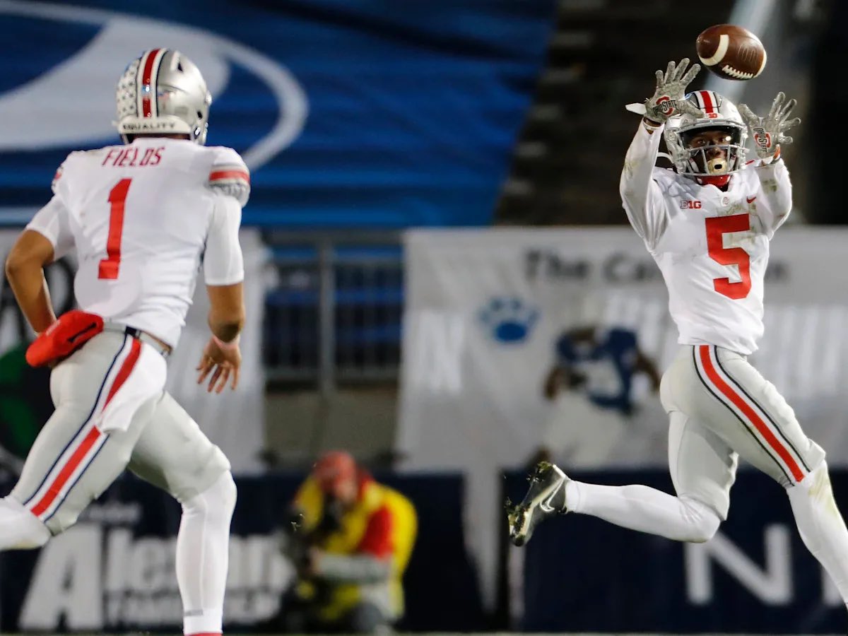 evharkin's tweet image. I hope this Justin Fields injury isn’t serious, partly because I was excited to see what Fields and Garrett Wilson’s connection is like from their OSU days. 

Wilson is way too good to suffer another year in a bad offense with an underperforming QB. 

#FreeGarrettWilson #JetUp