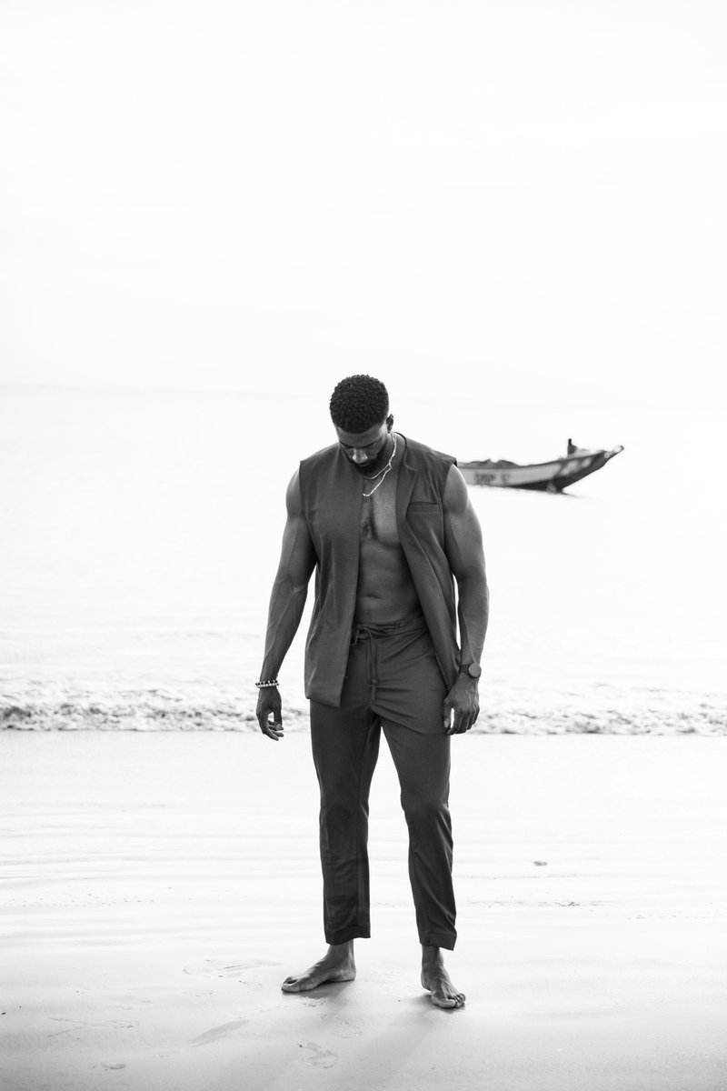 VisionJade's tweet photo. L'influenceur fitness français @JimseuhLeVrai en visite pour la première fois au Sénégal à travers nos objectifs toi Nous avons improvisé un shooting à Saly, profitant des magnifiques paysages qui nous entouraient. 

#JADEVision #SENEGAL #DAKAR #Fitness #sport https://t.co/wuLG1ahEiZ