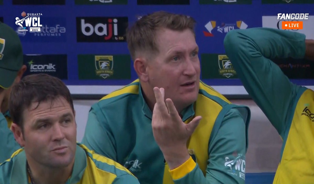 imkevin149's tweet image. Chris morris's reaction says it all thats GOAT AB de villiers for you 😂🔥