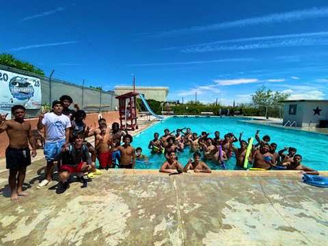 Busy day for the Huskies! Started with the combine and wrapped up with a pool day to celebrate the end of our summer strength and conditioning program! #HuskyFamily #BxB 🧱