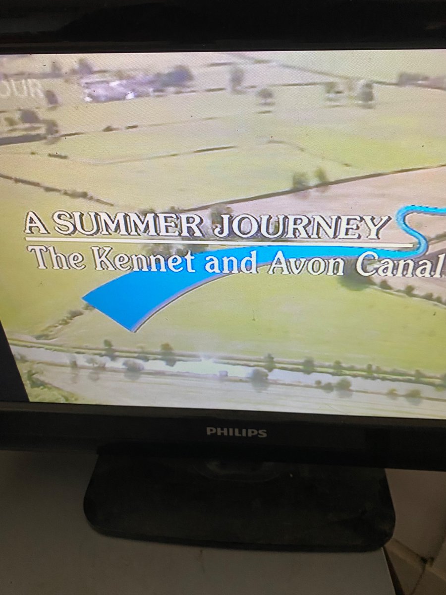 StuartMillson's tweet image. Interesting programme from 35 years ago, now on BBC Four; a summer journey along the Kennet and Avon canal. Presented by Angela Rippon (who speaks beautifully) the show belongs to a different age. @YesterdaysBrit1 @BBCFOUR4 @CPREBerkshire @KennetAndAvon @DerekTurner1964