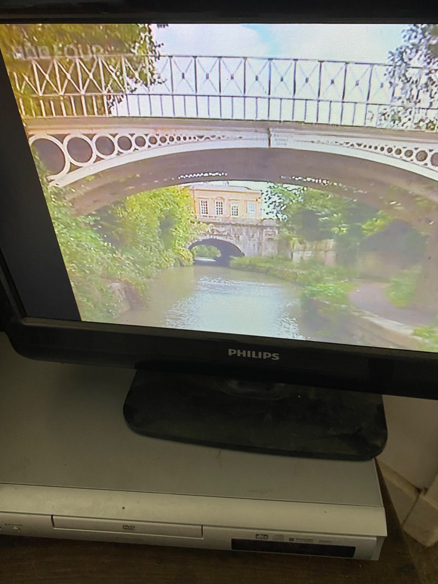 StuartMillson's tweet image. Interesting programme from 35 years ago, now on BBC Four; a summer journey along the Kennet and Avon canal. Presented by Angela Rippon (who speaks beautifully) the show belongs to a different age. @YesterdaysBrit1 @BBCFOUR4 @CPREBerkshire @KennetAndAvon @DerekTurner1964