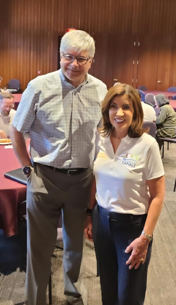 RIT_GovComm's tweet image. It was great to connect @GovKathyHochul, @RITPresident, and @RIT_GovComm today to celebrate the #FingerLakes and #UpstateNY regions. #RIT #ROC #GoBills
