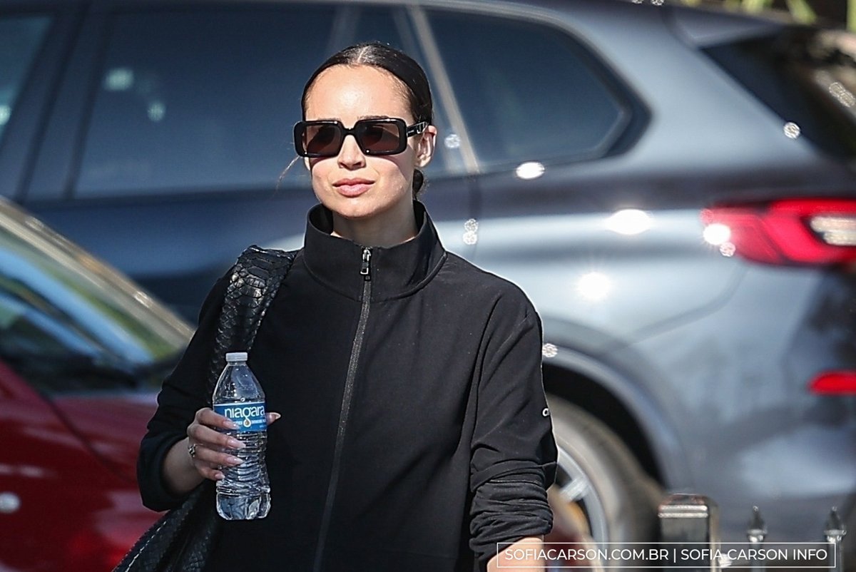 sofiacarsoninfo's tweet image. 📸 Novas fotos de Sofia Carson em West Hollywood.
Veja mais imagens em nossa galeria!
🔗 sofiacarson.com.br/galeria/thumbn…