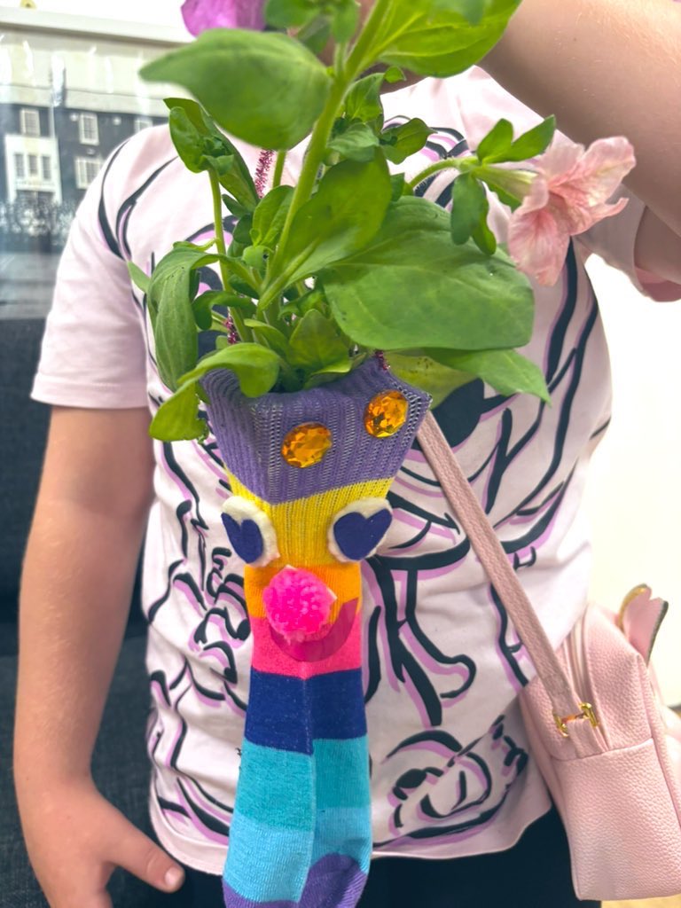 Super sock pots!  <a href="/MancLibraries/">Manchester Libraries</a> today for #summerreadingchallenge This years theme is Story Garden  and that’s why our super sock pots have such beautiful blooming hair styles! ❤️ Always great fun <a href="/ThePlaceM14/">The Place At Platt Lane</a>