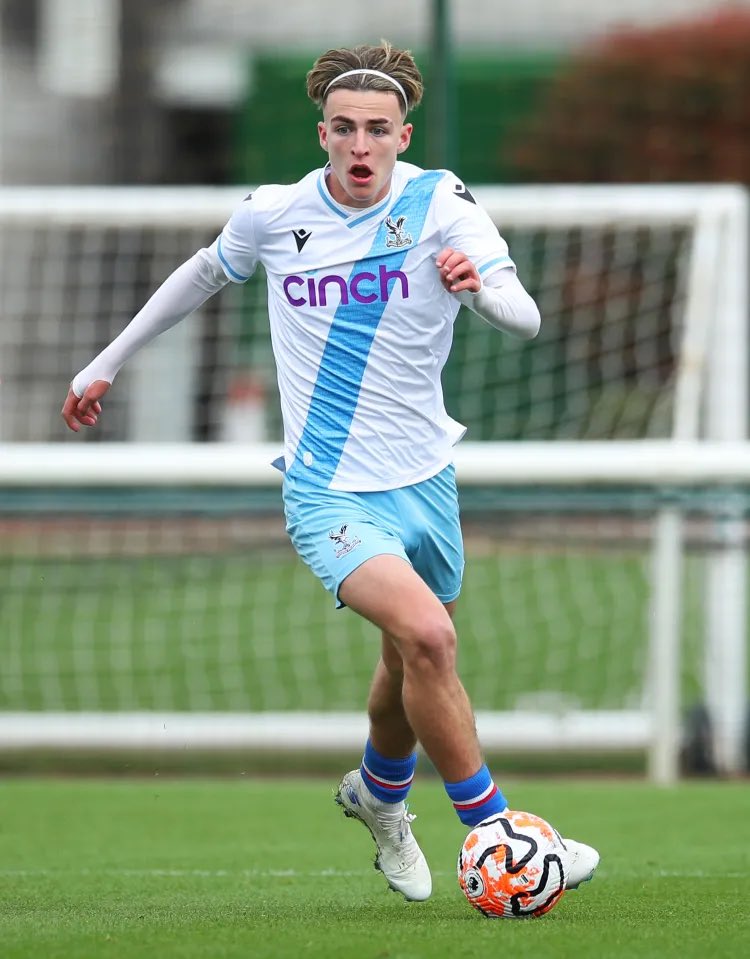 ChelsTransfer's tweet image. 🚨 Chelsea have hijacked a deal to sign 18-year old winger Jesse Derry from Crystal Palace, beating 8 other European clubs. He will have his medical on Friday. (via @FabrizioRomano)