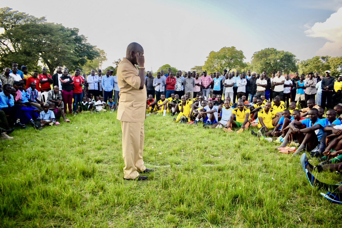 OAmollo's tweet image. Arranged, Presided-Over &amp;amp; Awarded The Winner In The Post-Event Match Between Rarieda Teachers &amp;amp; Chianda Boys Soccer Team. Chianda Won 2-0.