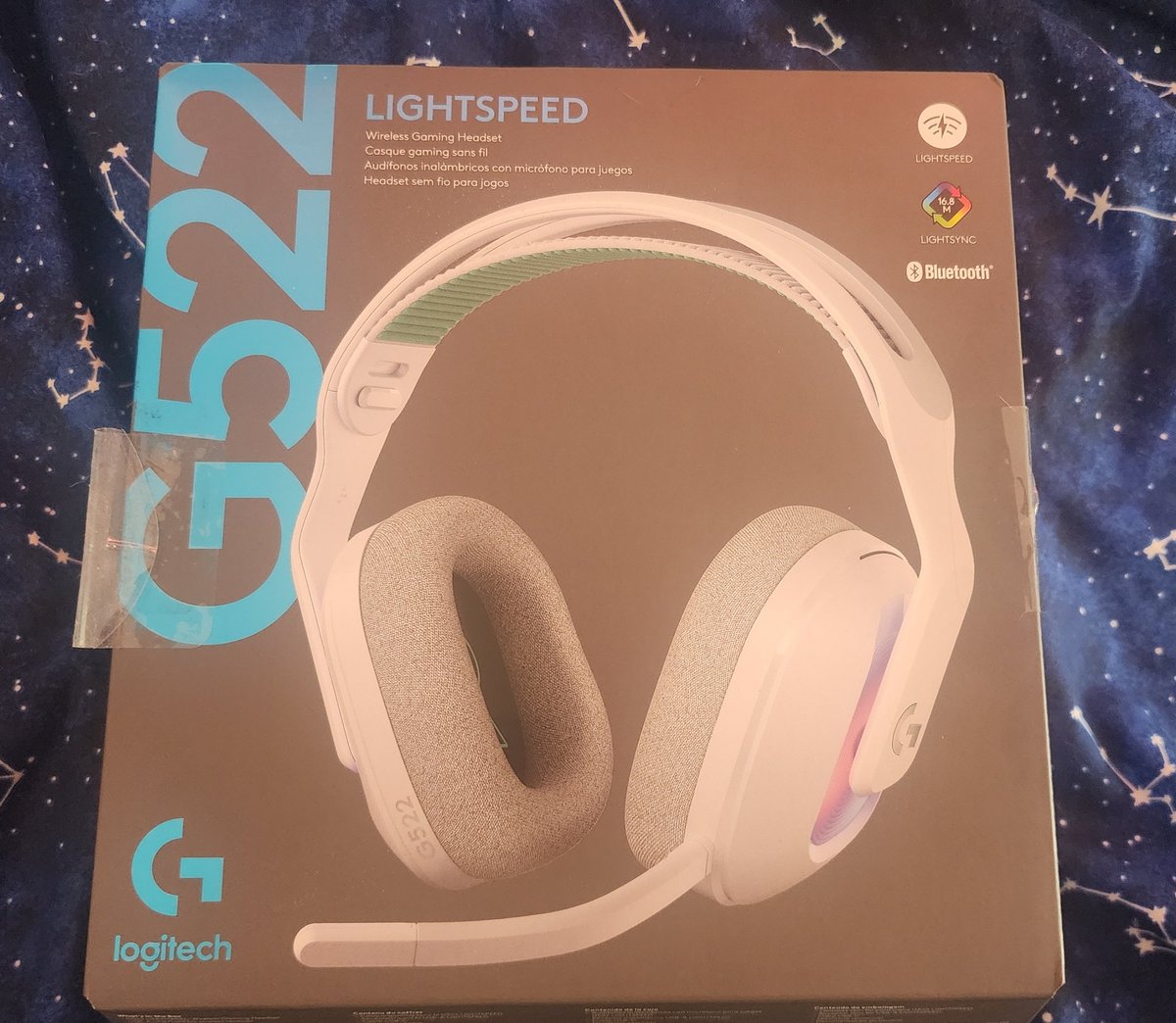 keekeexbabyy's tweet image. Thank you so so much @CapcomUSA_ & @LogitechG for sending me over the G522! I'm super excited to give these a go on some Monster Hunter & see how amazing h dynamic the sound will be! They're super light weight & comfy as well as my first pair of wireless headsets :D #gifted
