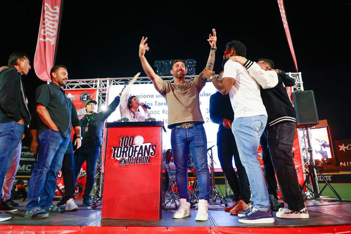 Blanquisc's tweet image. El que sabe, sabe ! Esta semana Los @TorosDeTijuana agasajaron a lo grande a su afición, regalos, rifas, convivencias… ahah y obviamente todo esto con la participación de jugadores, cuerpo técnico, cronistas ! Y el mensaje principal en voz de su presidente ejecutivo…