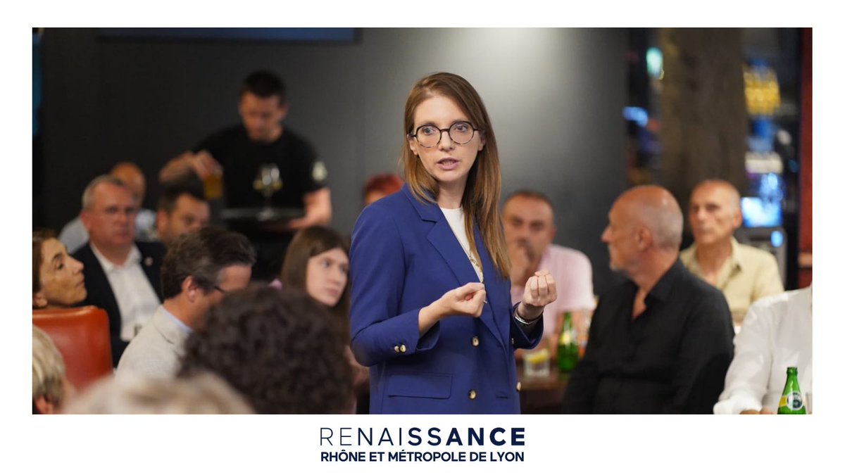 Renaissance_69's tweet image. 💬 Échanges passionnants avec la ministre @auroreberge en marge de sa visite à Lyon ! Merci à la ministre pour ce temps d’échanges avec nos militants.